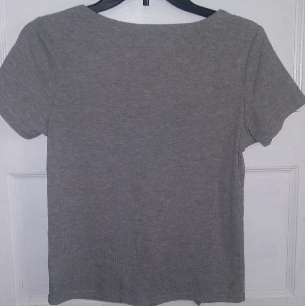 Cross up tee - Picture 3 of 3